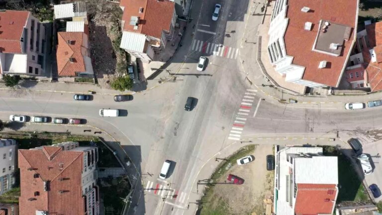 balikesirde-kavsak-sinyalizasyonu-ile-trafik-guvenligi-artirildi-3k8qHPMQ.jpg
